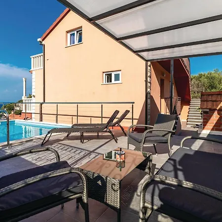 Gorgeous In With Wifi *